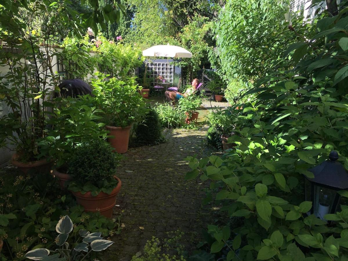 Apartment Stylish Garden In