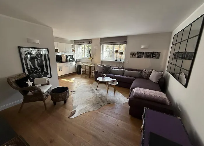 Stylish Garden Apartment In Central Munich